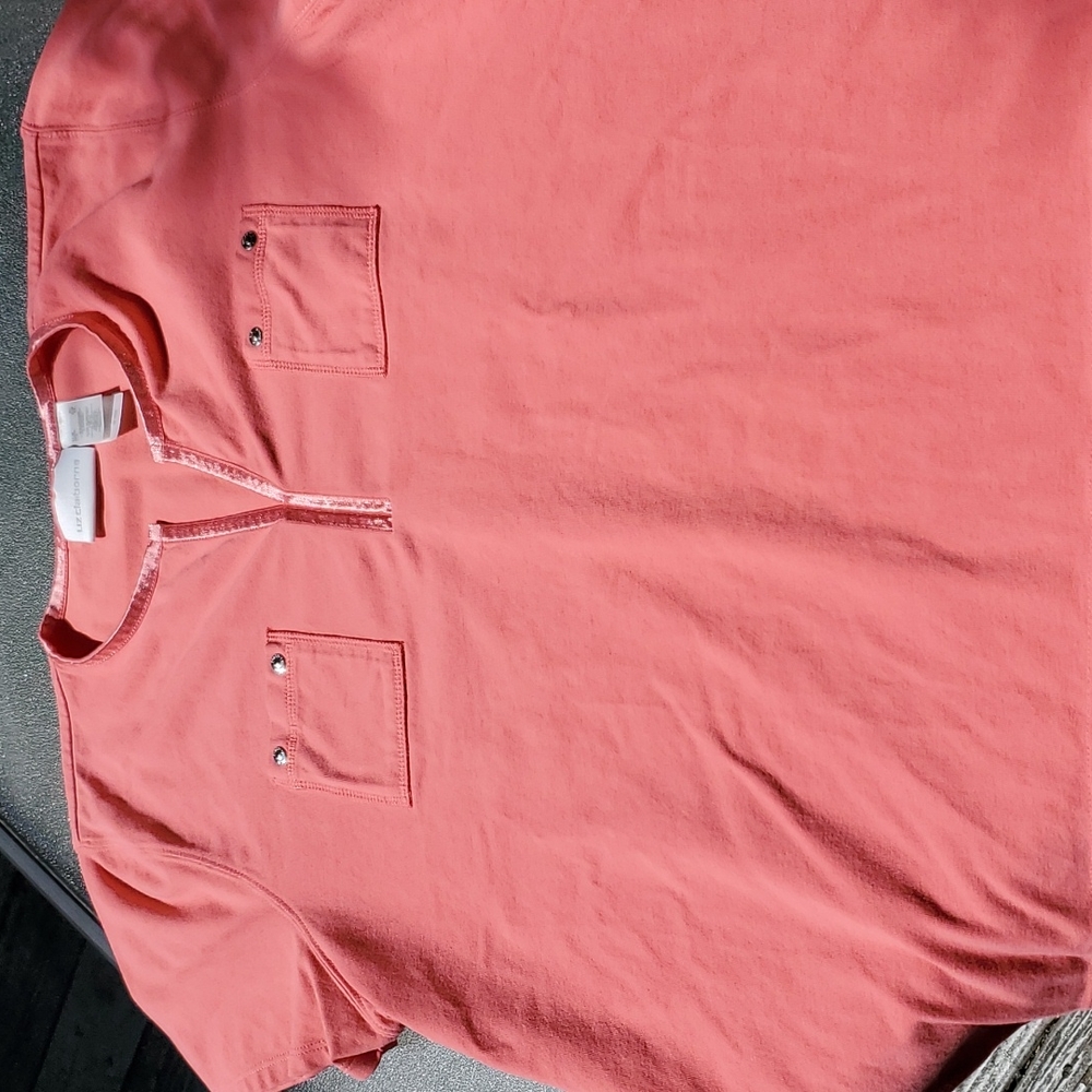 Liz Claiborne Tee